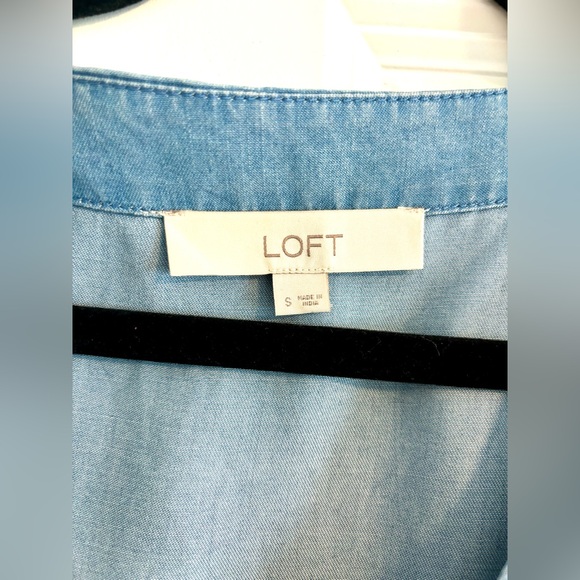 EUC- Loft chambray wrap shirt size: S - Picture 2 of 3